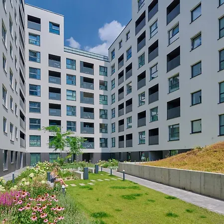 Beautiful 3-bedroom Gwiazdzista 18 By Renters