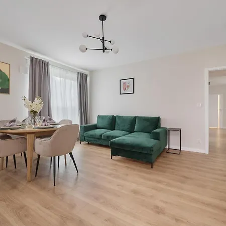 Apartamento Beautiful 3-bedroom Gwiazdzista 18 By Renters *