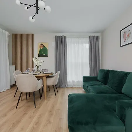 Beautiful 3-bedroom Gwiazdzista 18 By Renters Apartment *