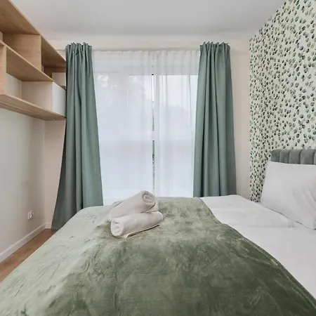 Beautiful 3-bedroom Gwiaździsta 18 By Renters * Wrocław