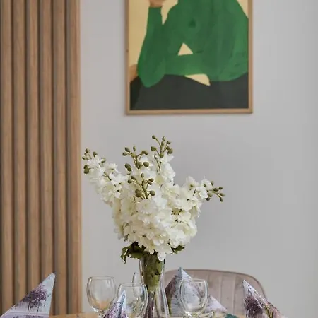 Beautiful 3-bedroom Gwiaździsta 18 By Renters *