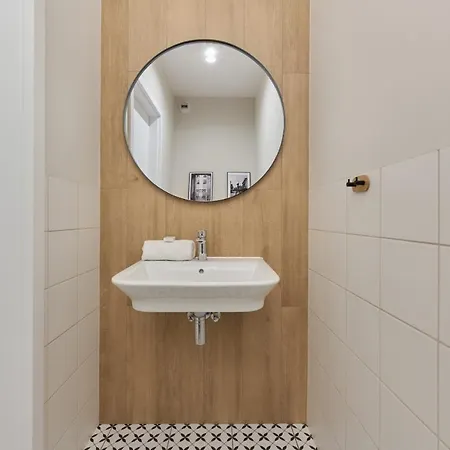 Beautiful 3-bedroom Gwiazdzista 18 By Renters * ヴロツワフ