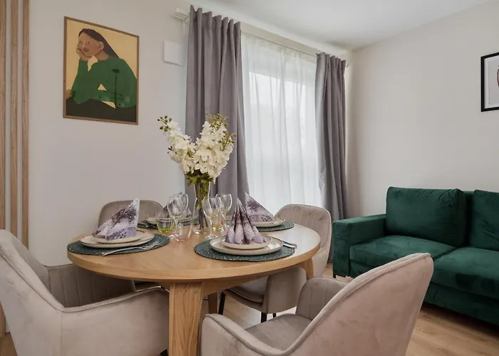 Apartament Beautiful 3-bedroom Gwiaździsta 18 By Renters Wrocław