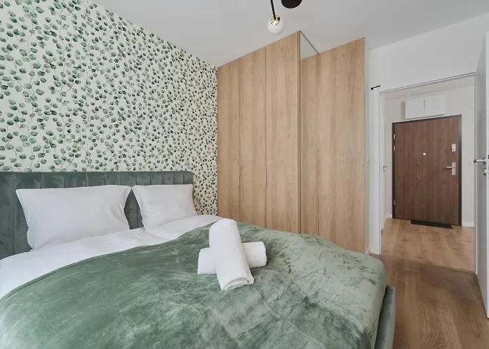 Beautiful 3-bedroom Gwiazdzista 18 By Renters Apartment Wroclaw