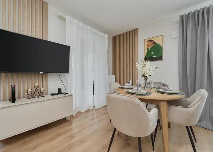 Beautiful 3-bedroom Gwiaździsta 18 By Renters