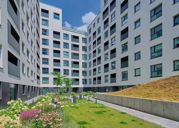 Beautiful 3-bedroom Gwiaździsta 18 By Renters