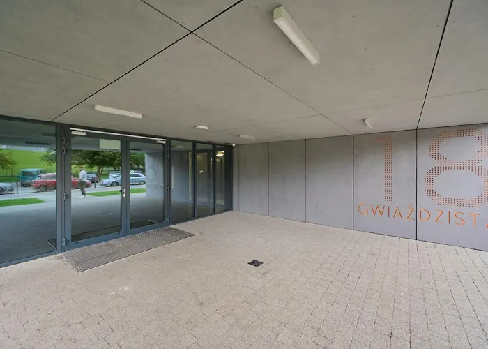 Beautiful 3-bedroom Gwiazdzista 18 By Renters Apartment *