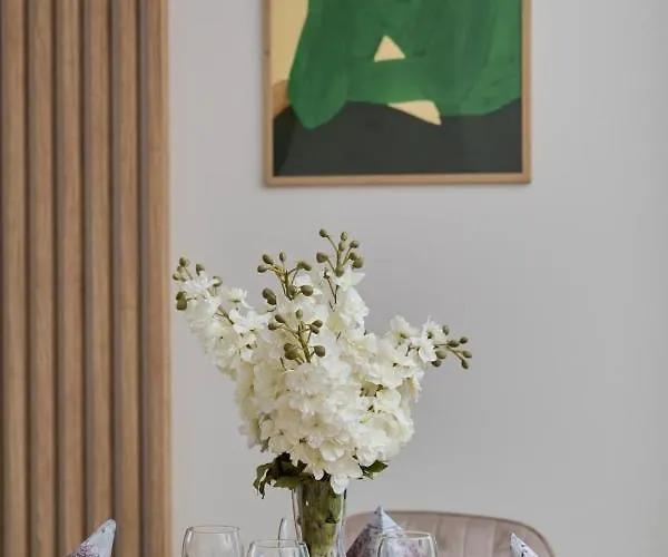 Beautiful 3-bedroom Gwiaździsta 18 By Renters *