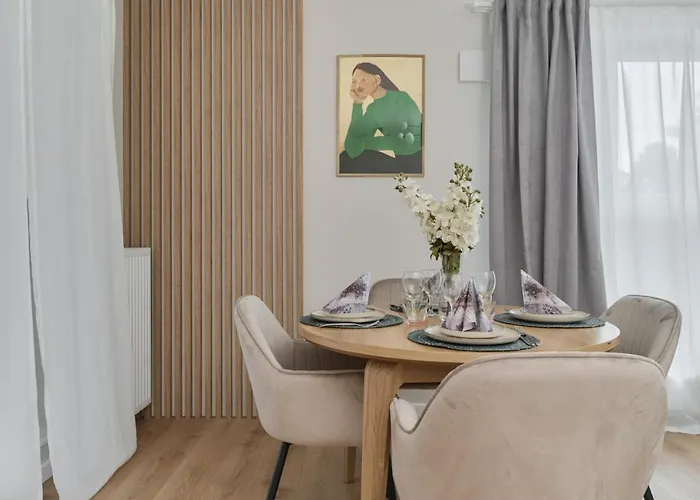 Beautiful 3-bedroom Gwiaździsta 18 By Renters